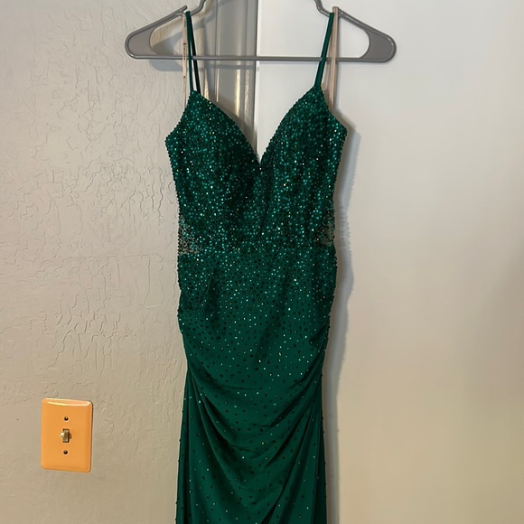 Faviana Dresses & Skirts - Green sequin Faviana corset dress (size 4)